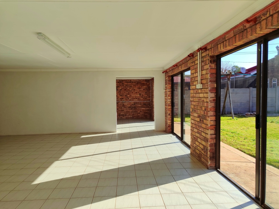 4 Bedroom Property for Sale in Flamwood North West